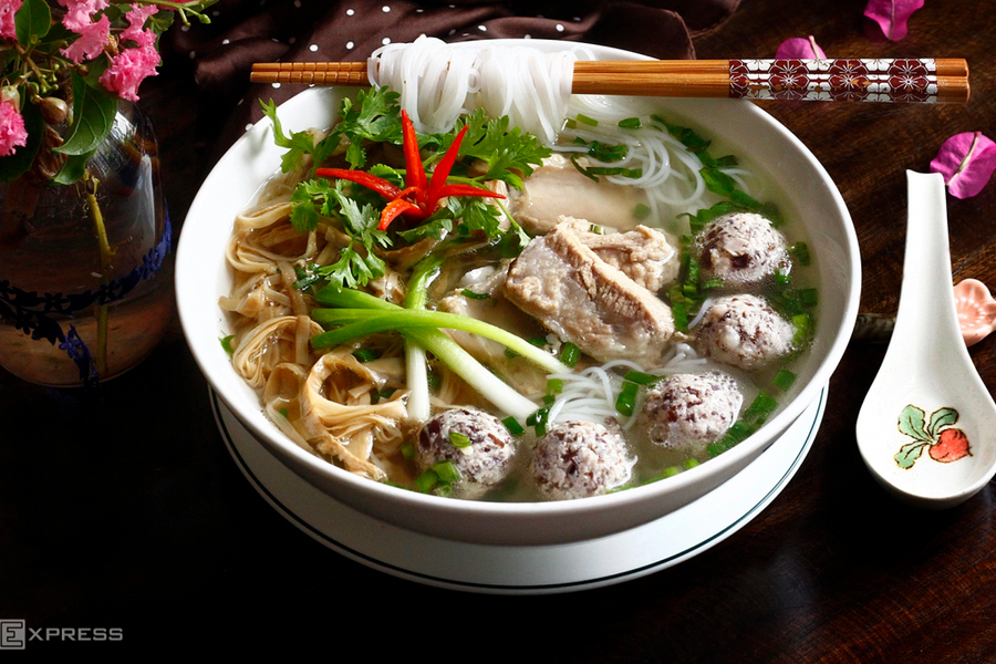 Nên bỏ bữa sáng hay tối để giảm cân?