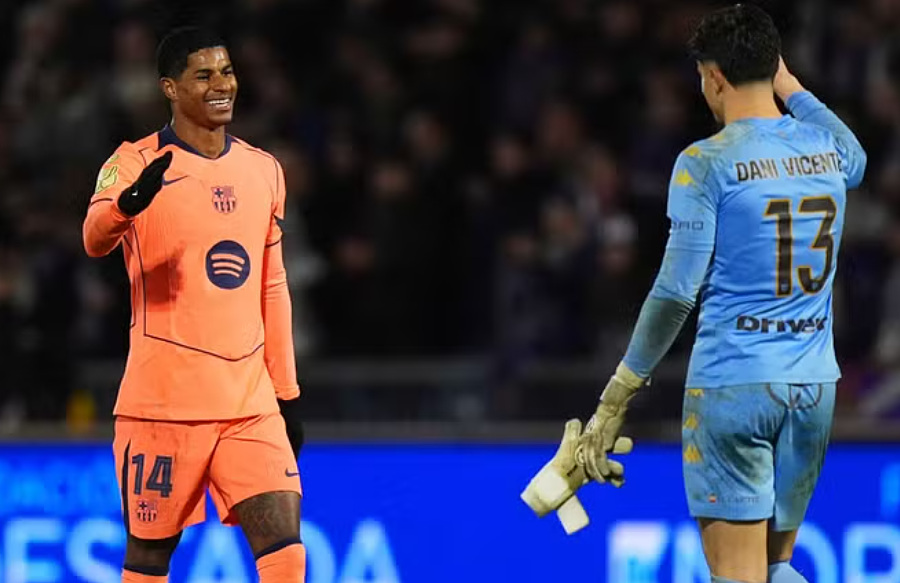 Rashford chấm dứt chuỗi 10 trận tịt ngòi