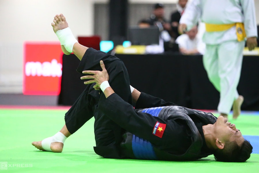 Võ sĩ Việt Nam đoạt HC vàng: 'Đối thủ lăm le đá vào vết thương của tôi'