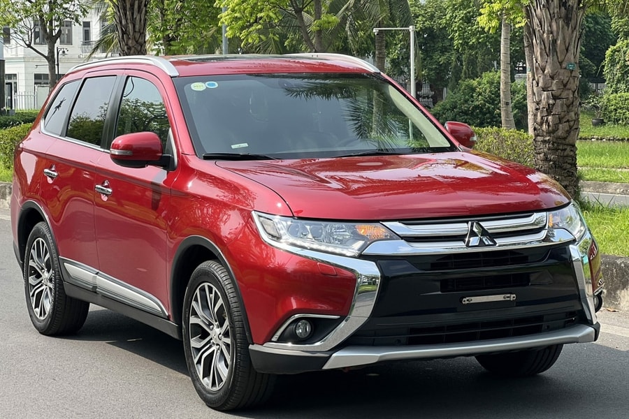 Mitsubishi Outlander 2019 giá 490 triệu nên mua?