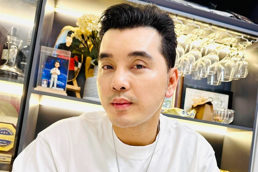 Ưng Hoàng Phúc bức xúc