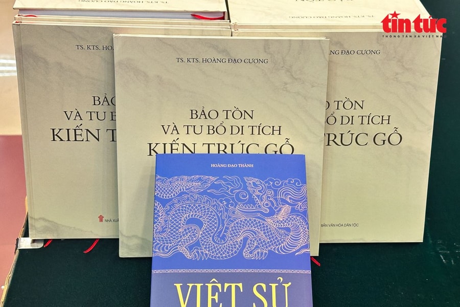 Gìn giữ ký ức lịch sử và di sản kiến trúc qua những trang sách