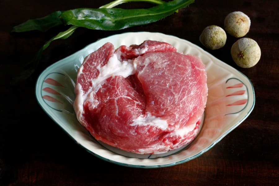 Rã đông thịt xong có cần rửa lại?