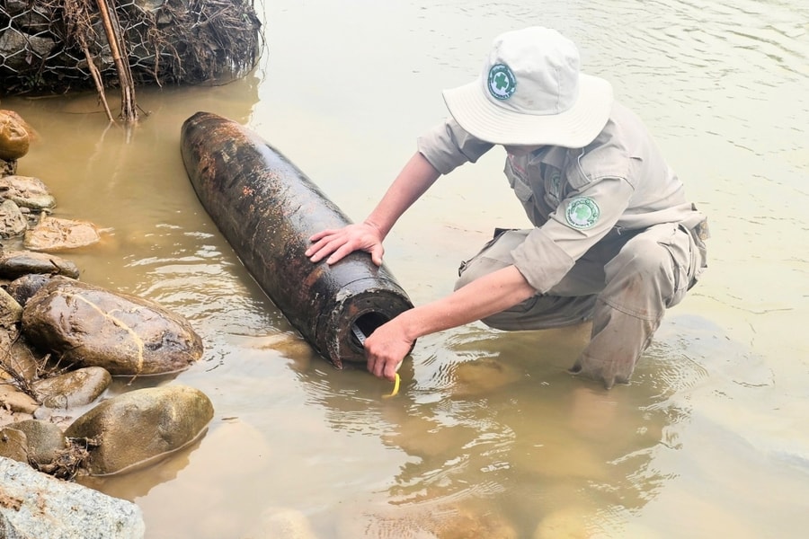 Quả bom hơn 87 kg thuốc nổ nằm cạnh chợ