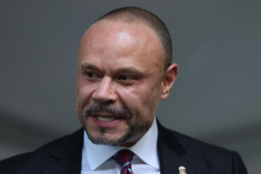 Phó giám đốc FBI từ chức, có thể 'quay về làm podcast'