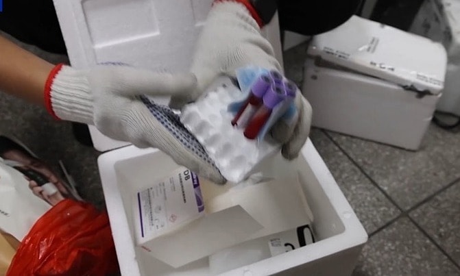 Trung Quốc bắt nhóm mua bán 100.000 mẫu máu xác định giới tính thai nhi