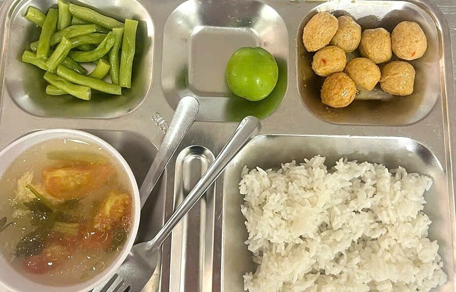 Trường thừa nhận suất ăn bán trú gần 40.000 đồng 'còn ít'