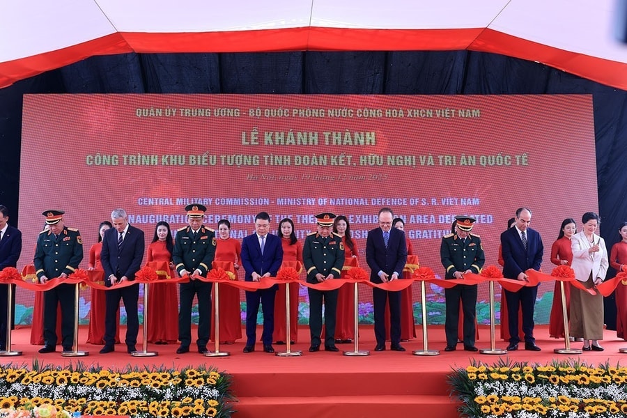 Khánh thành công trình Khu biểu tượng tình đoàn kết, hữu nghị và tri ân quốc tế