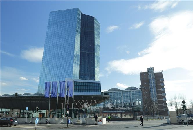 Đồng euro dự báo tiếp tục gây sức ép lên tăng trưởng kinh tế châu Âu