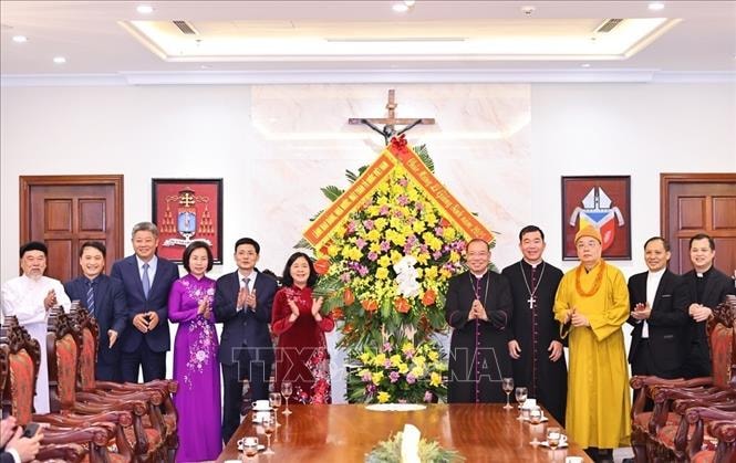 Gửi lời chúc đến đồng bào Công giáo đón Giáng sinh an lành, hạnh phúc