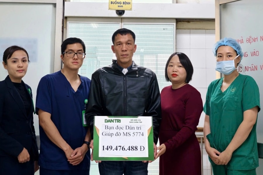 Bạn đọc Dân trí tiếp sức hơn 180 triệu đồng, tiễn người cha nghèo đoạn cuối
