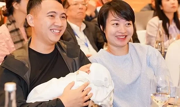 Người mẹ sinh con sau khi trị u xơ không cần dao kéo