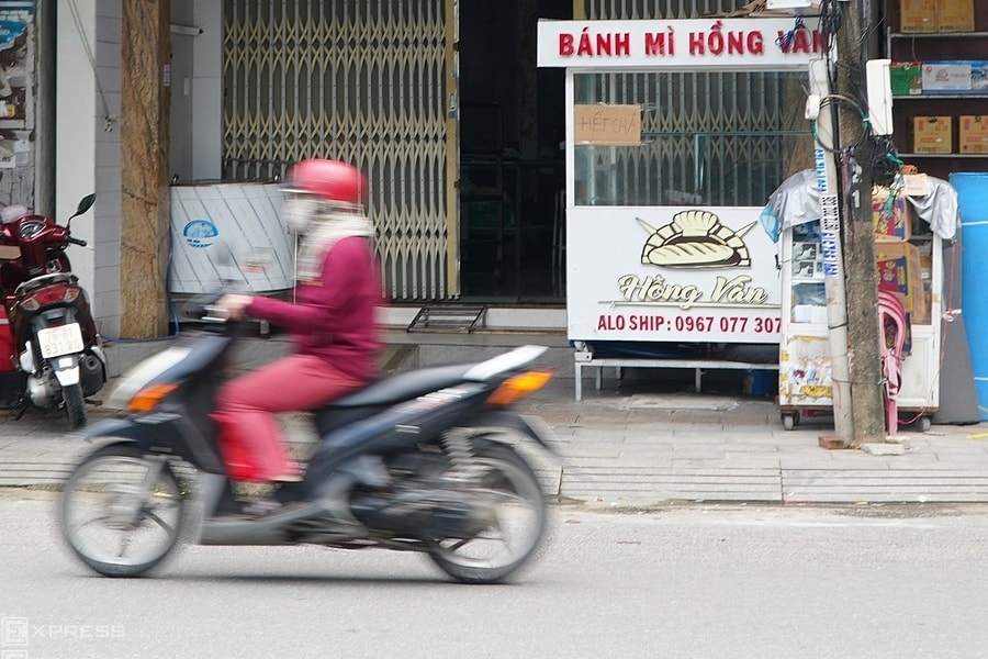 Khuẩn Salmonella trong chả và rau khiến 203 người ngộ độc bánh mì