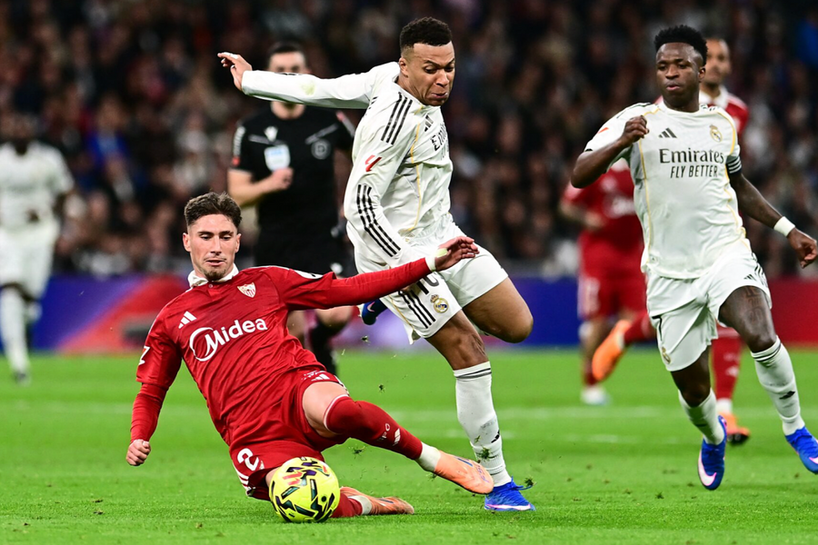 Mbappe sánh ngang Ronaldo trong ngày Real bị la ó