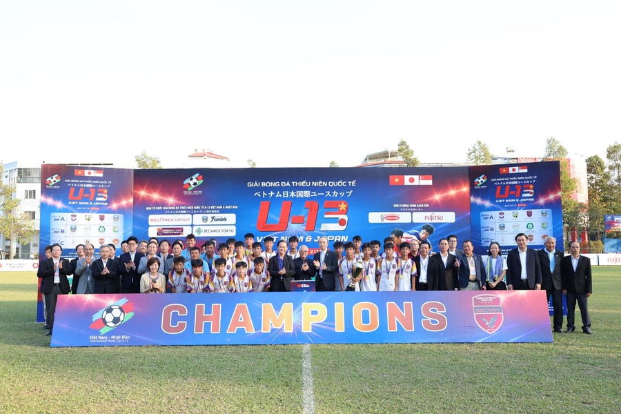 Giải Bóng đá Thiếu niên quốc tế U13 Việt Nam - Nhật Bản năm 2025 sôi nổi, fair-play và đầy cảm xúc