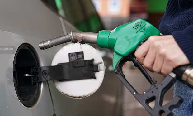 Bị cấm đổ xăng tại 1.300 trạm vì món nợ oan