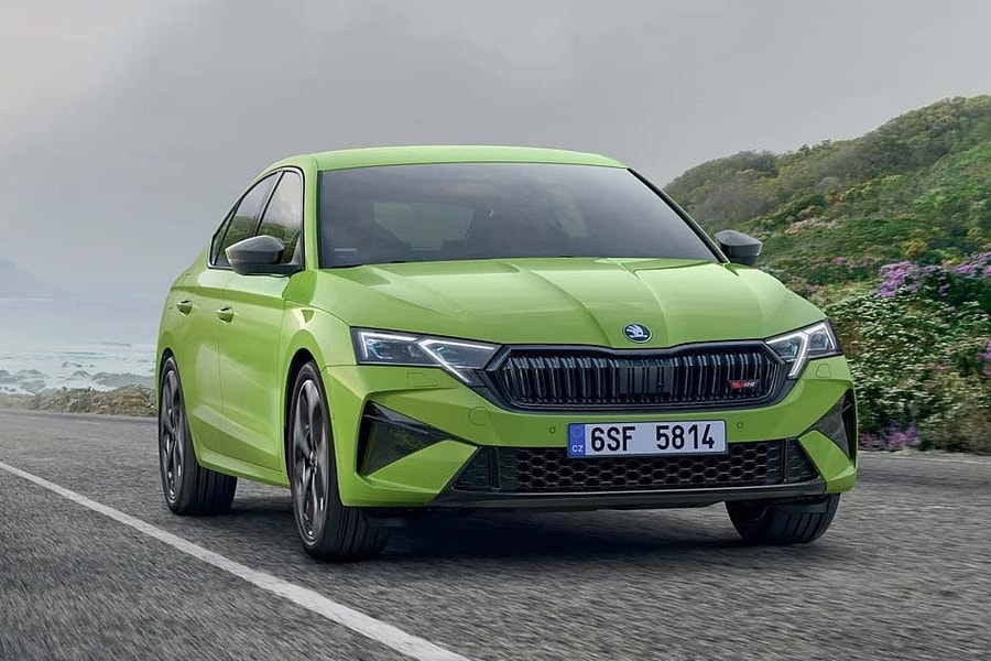 Sedan hiệu suất cao Skoda Octavia RS giá 1,608 tỷ đồng