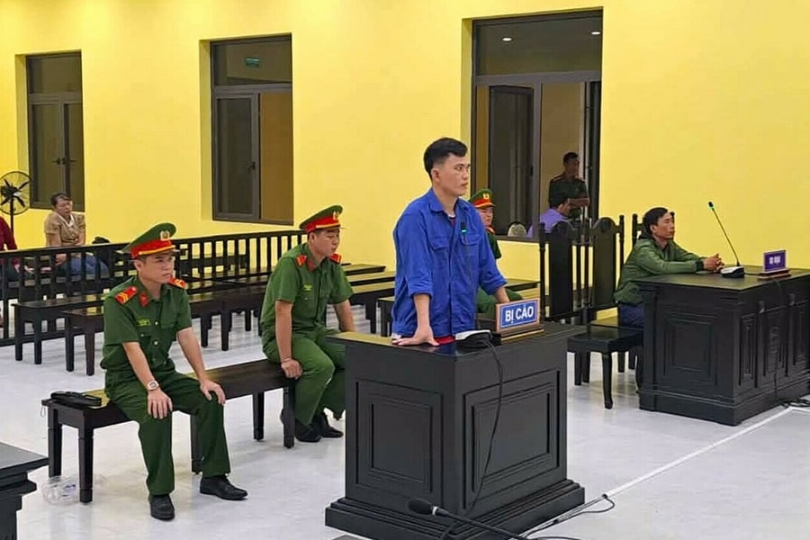 Nghịch tử đánh mẹ, tấn công lực lượng an ninh cơ sở lĩnh án