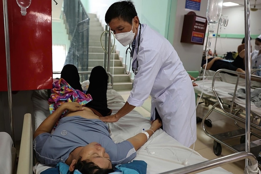 Hơn 60 người nghi ngộ độc sau ăn bánh mì ở Bà Rịa - Vũng Tàu