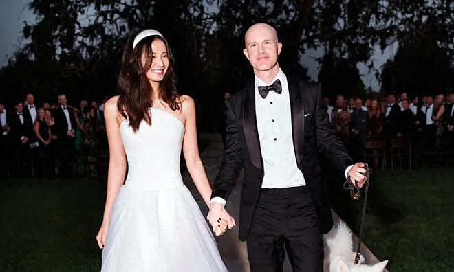 Đường đời của vợ tỷ phú tiền số Coinbase