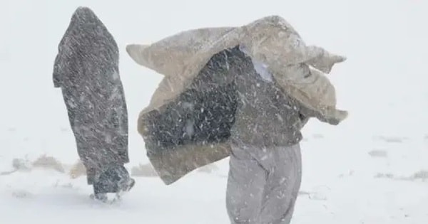 Thời tiết bất thường: Tuyết rơi lần đầu tiên ở Ả Rập Xê Út sau ba thập kỷ