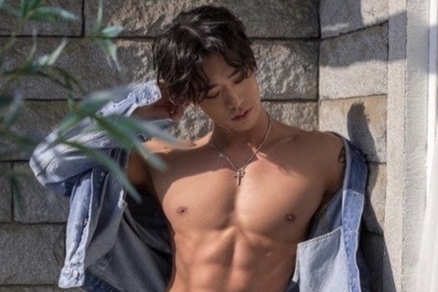 Nam thần 'Địa ngục độc thân' chiến thắng ung thư