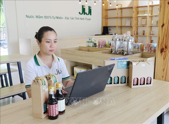 Thương mại điện tử: Đường băng mới của xuất khẩu số Việt Nam