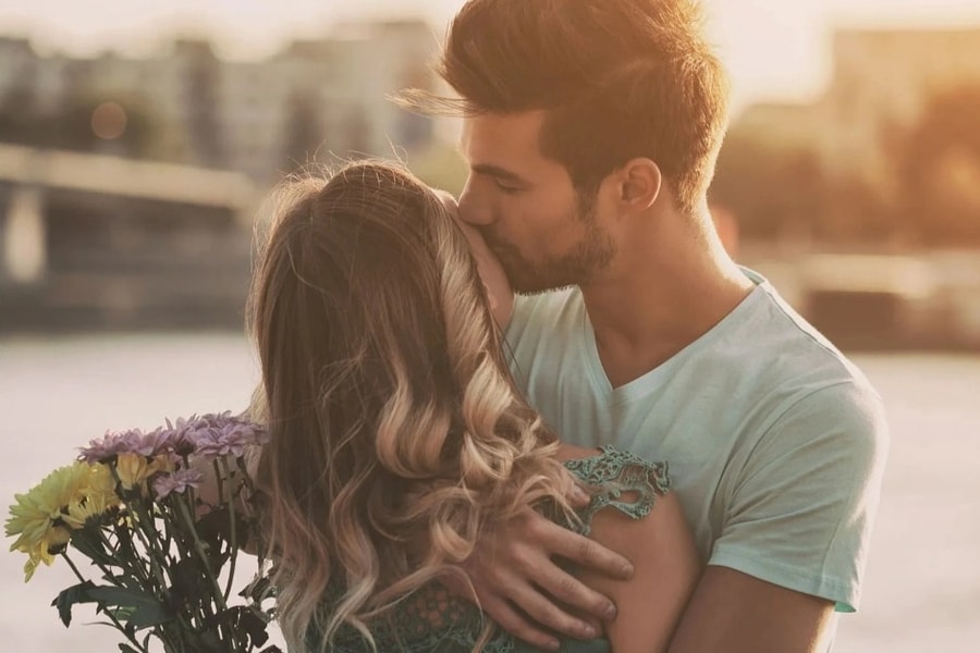 Sa vào lưới tình của doanh nhân trên mạng, người phụ nữ U50 nhận kết đắng