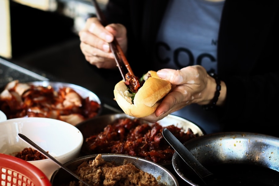 Vì sao liên tiếp xảy ra các vụ ngộ độc bánh mì?