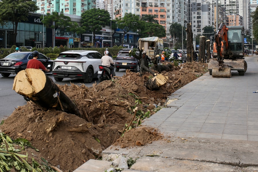 Loạt nút giao ở Hà Nội được xén vỉa hè, mở rộng mặt đường