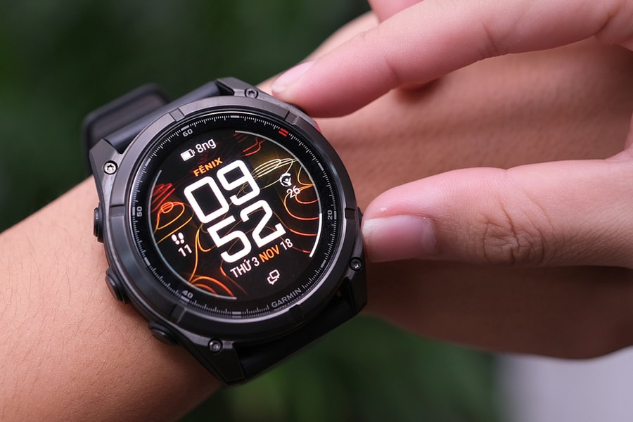 Trải nghiệm Fenix 8 microLED: Màn hình không đối thủ