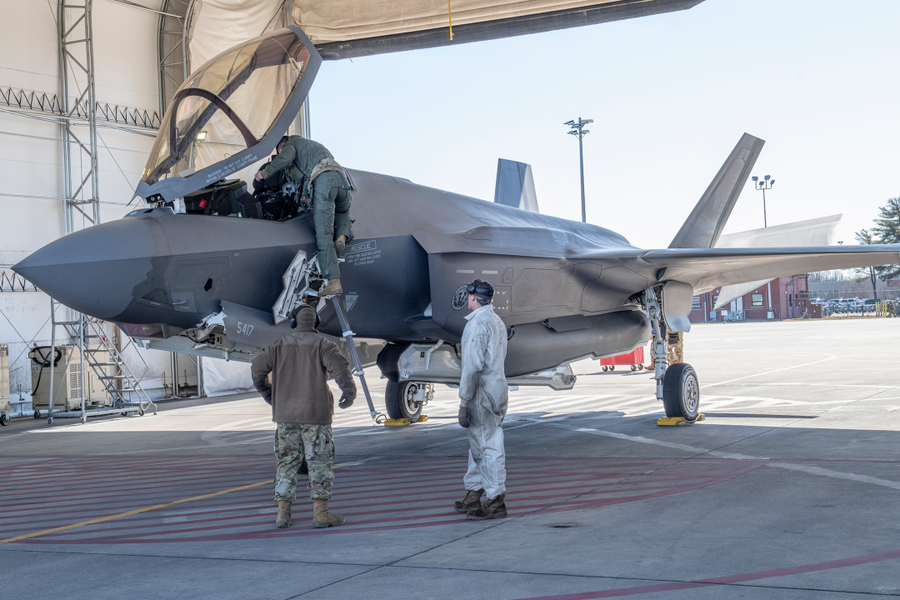 Tiêm kích F-35 Mỹ chỉ đạt tỷ lệ sẵn sàng hoạt động 50%