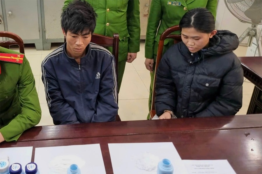 Lô ma túy tiền tỷ ngụy trang trong hộp mỹ phẩm