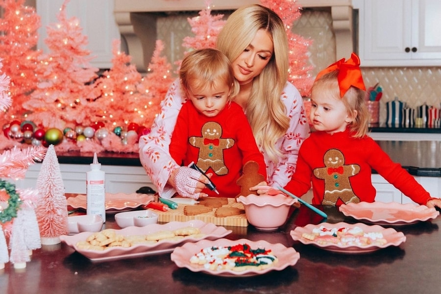 Sao Hollywood tất bật mùa Giáng sinh