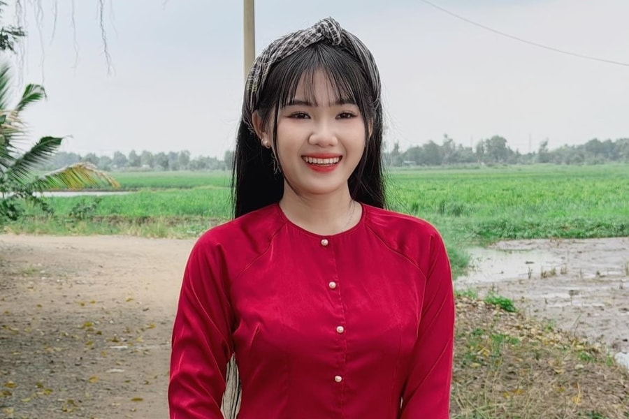 Ồn ào Dương Ái Vy hát 'Ngày chung đôi'