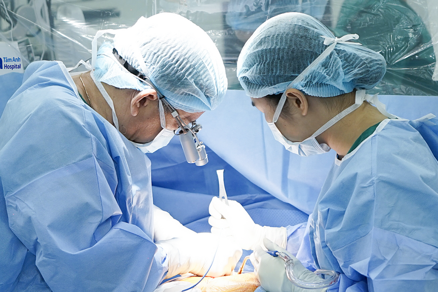 Hẹp mạch máu nuôi tim do xơ vữa tích tụ