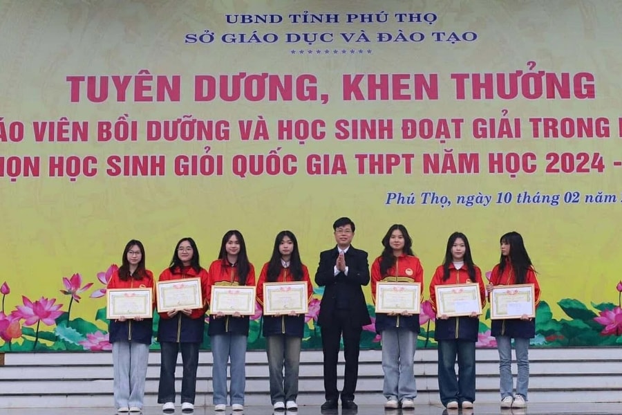 Băn khoăn vì học sinh giỏi quốc gia không có tiền thưởng