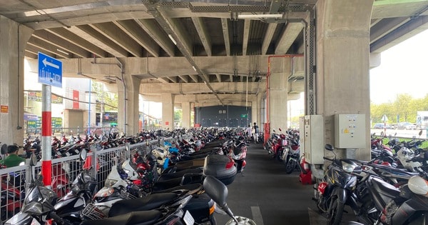 TPHCM: Bố trí mặt bằng sân khấu Sen Hồng làm bãi giữ xe metro