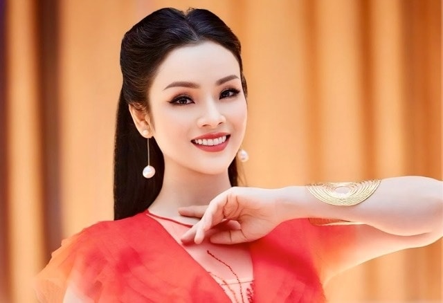 Bổ nhiệm chức danh Phó giáo sư cho ca sĩ Tân Nhàn