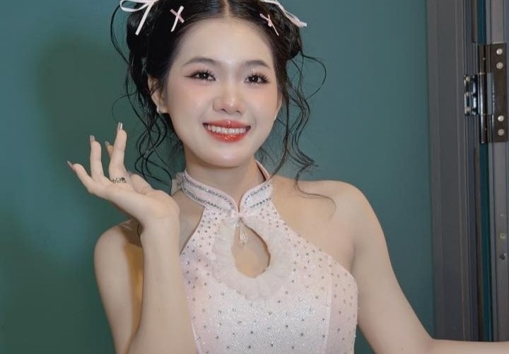 Dương Ái Vy xin lỗi