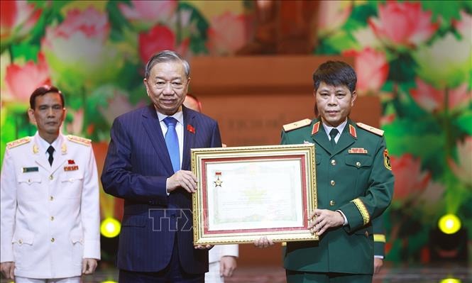 Tổng Bí thư Tô Lâm: Các điển hình tiên tiến tiếp tục giữ vững ngọn lửa nhiệt huyết, là hạt nhân lan tỏa