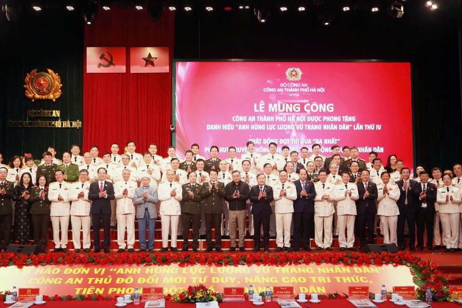 Truyền thống Anh hùng của Công an Thủ đô tiếp sức hành động mới