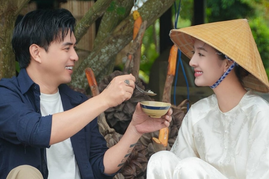 Sở thích nấu ăn của vợ chồng Hồ Quang Hiếu