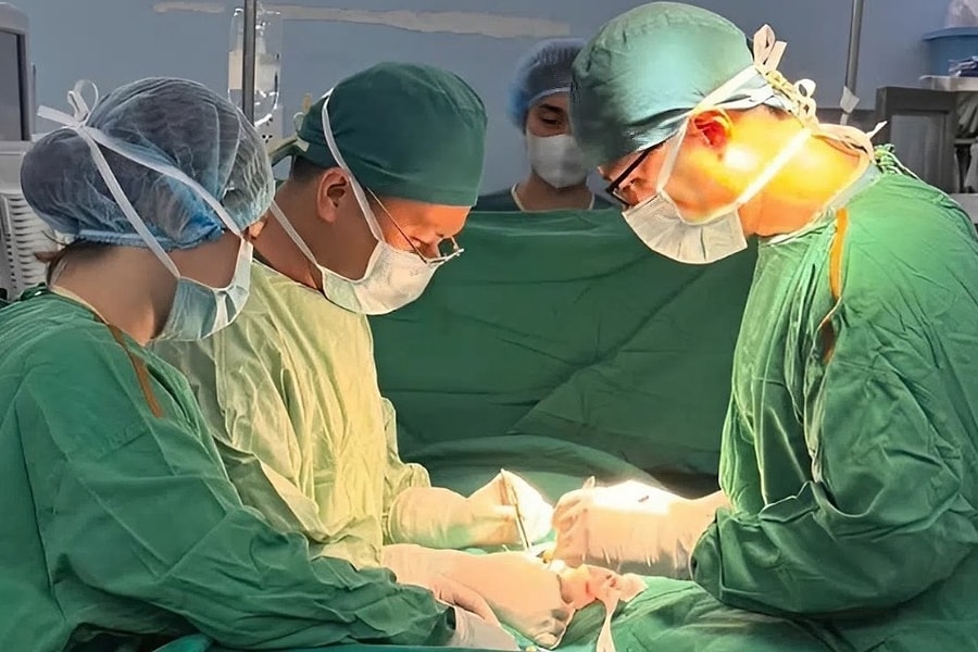 Đến viện muộn, thiếu niên mất một tinh hoàn