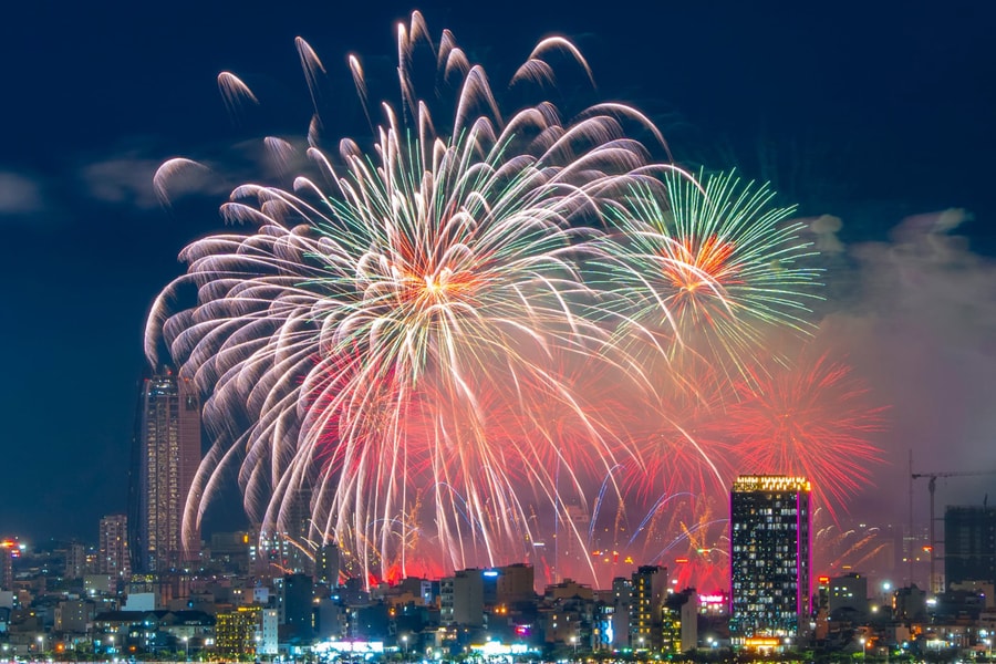 Lịch lễ Tết cần tính lâu dài, tránh điều chỉnh ở 'phút 89'