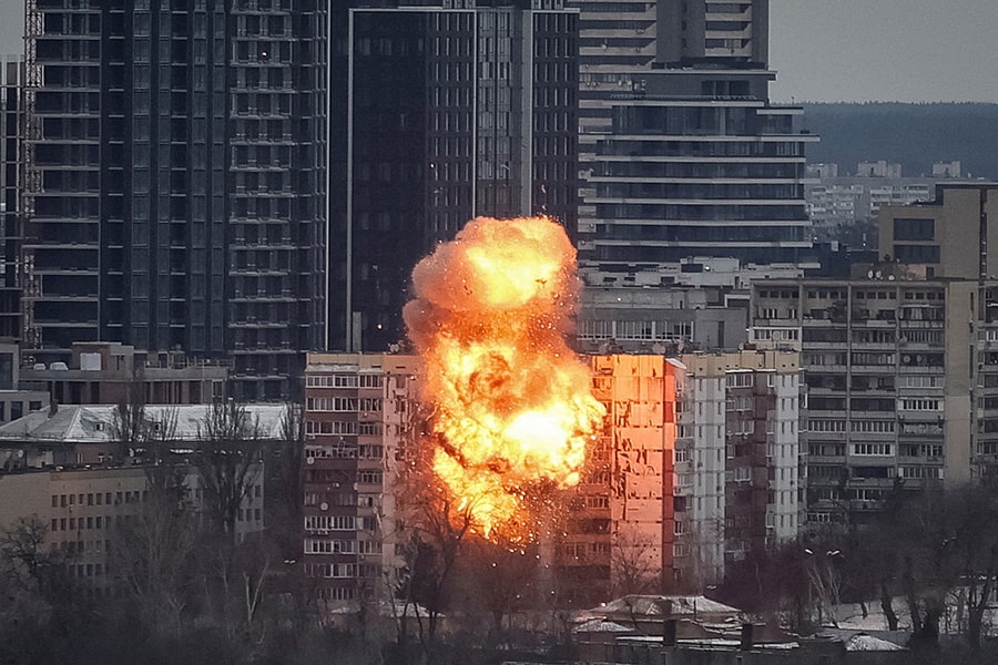 Ukraine tuyên bố chặn loạt tên lửa Kinzhal, Iskander của Nga