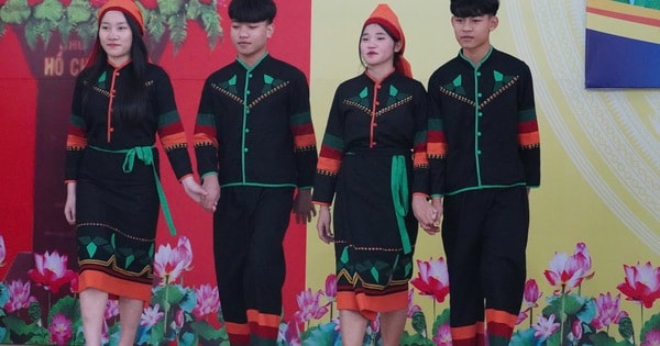 Đồng bào Chứt - một trong những tộc người bí ẩn nhất thế giới - có trang phục truyền thống