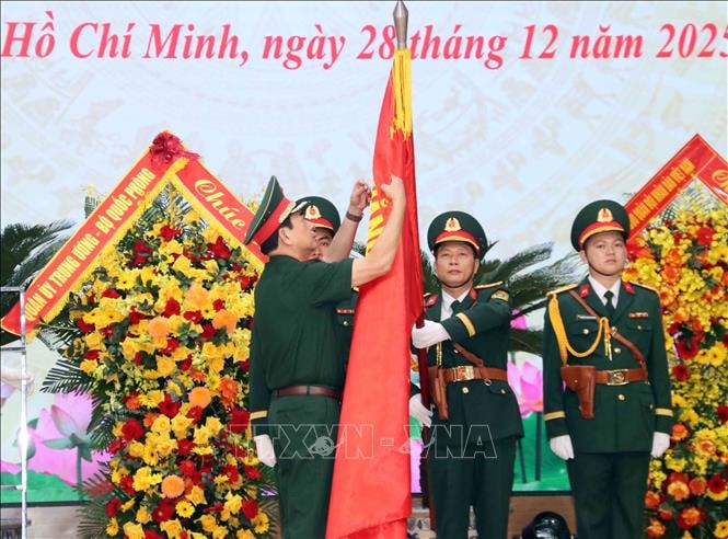 Lực lượng vũ trang Quân khu 7 đón nhận Huân chương Bảo vệ Tổ quốc hạng Nhất