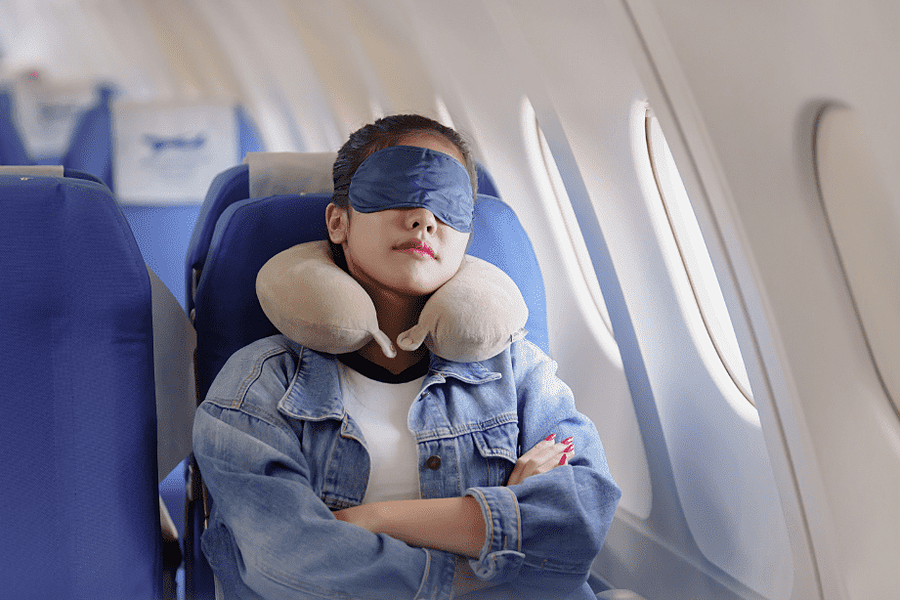 Chuyên gia chỉ cách ngủ ngồi thoải mái trên máy bay