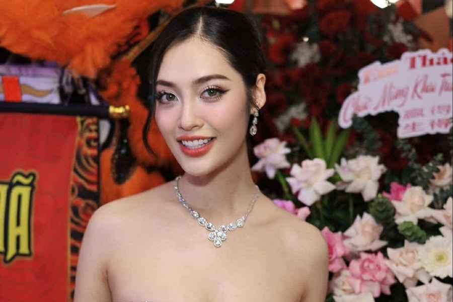 Nông Thúy Hằng mang thai